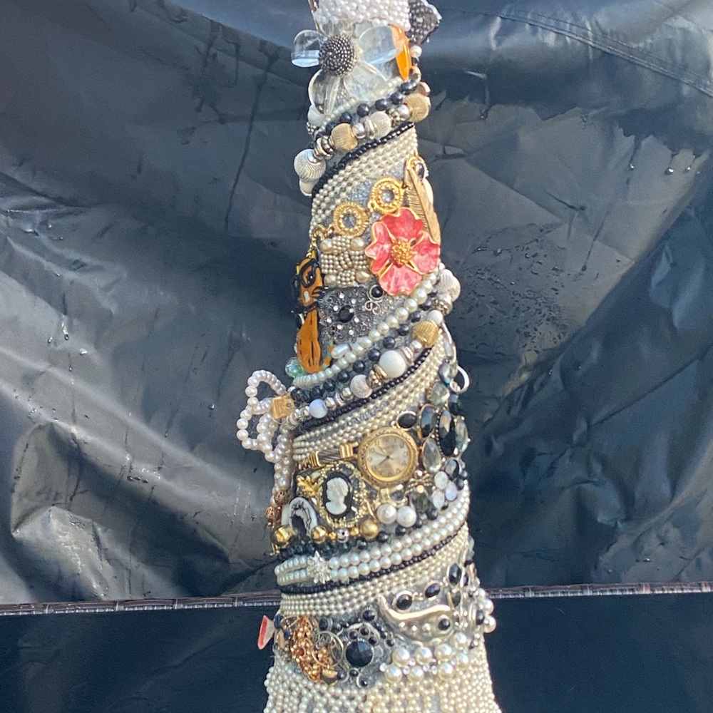 Beautiful handmade vintage jewelry tree. - Picture 5 of 5